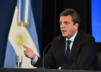 Baja de la inflación y crecimiento de las reservas, el balance de los primeros meses de Massa