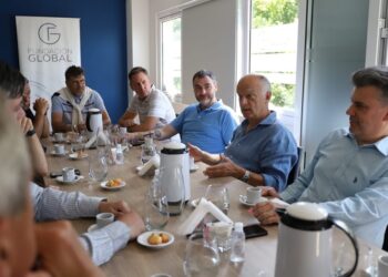 «Grindetti recorre la Provincia y trabaja para ser Gobernador»