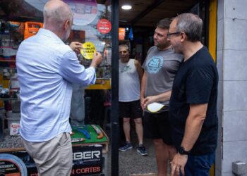 Lejos de la playa, Larreta trasladó su campaña al Conurbano