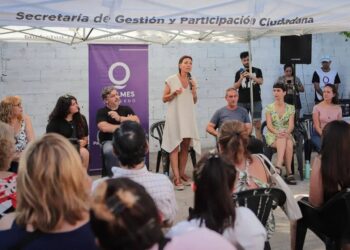 Mayra presentó un plan de 85 cuadras de pavimentos para el barrio La Unión de Solano