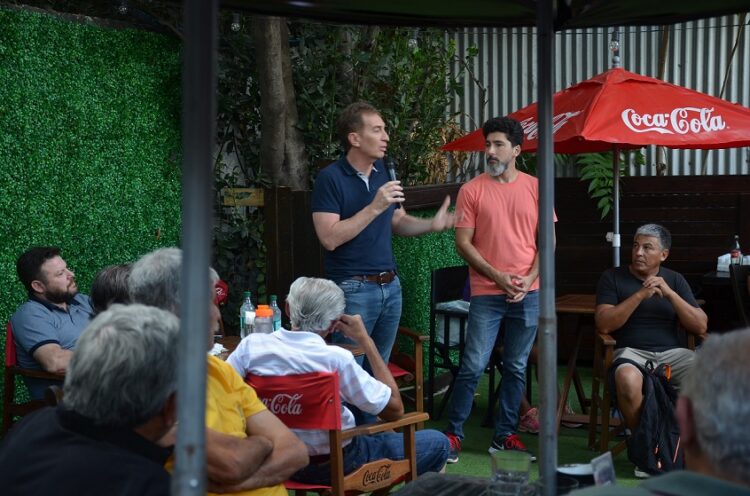 Santilli volvió a Varela con críticas a las obras en el distrito