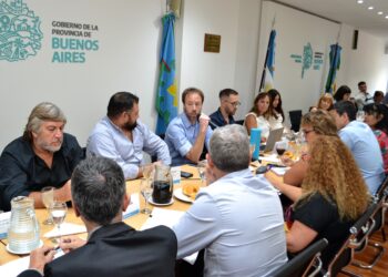Paritarias: la Provincia ofreció 40% a los estatales hasta agosto