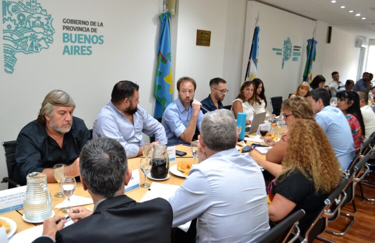 Paritarias: la Provincia ofreció 40% a los estatales hasta agosto