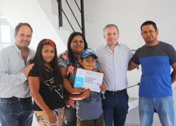 Gray y Maggiotti inauguraron 76 viviendas en Montecarlo