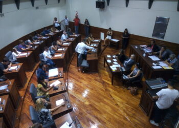 Tensa sesión por la presencia de vecinas que reclamaron seguridad