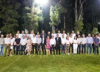 A río revuelto, los intendentes sacan chapa y encuentran recursos