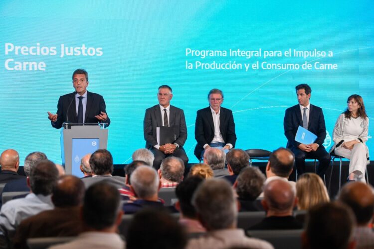 Massa anunció una rebaja del 30 por ciento en siete cortes de carne