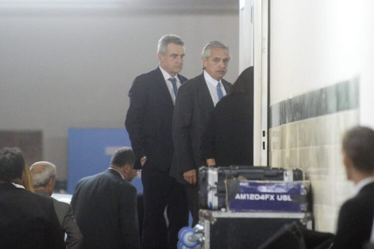 El kirchnerismo copo la mesa del FdT y terminó con el proyecto político de Alberto