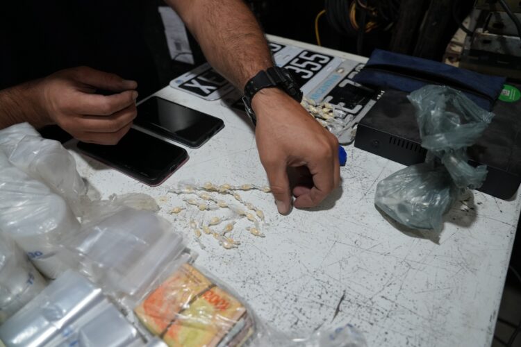 Usaba un local de usados como tapadera para vender droga