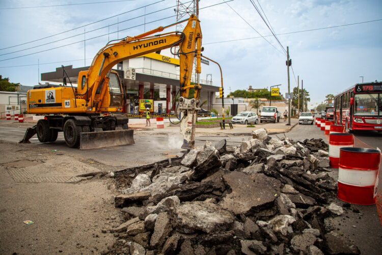 El municipio inició la obra de repavimentación de la Av. Zapiola en toda se extensión