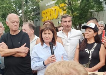 Bullrich de recorrida por el Conurbano