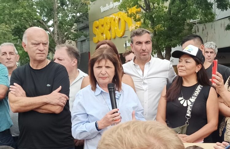 Bullrich de recorrida por el Conurbano