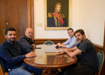 El Evita se acerca a Kicillof pero el Chino Navarro pateó el tablero