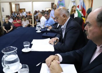 Grindetti dio un discurso de despedida y aseguró que su gestión «cambió la realidad del distrito»