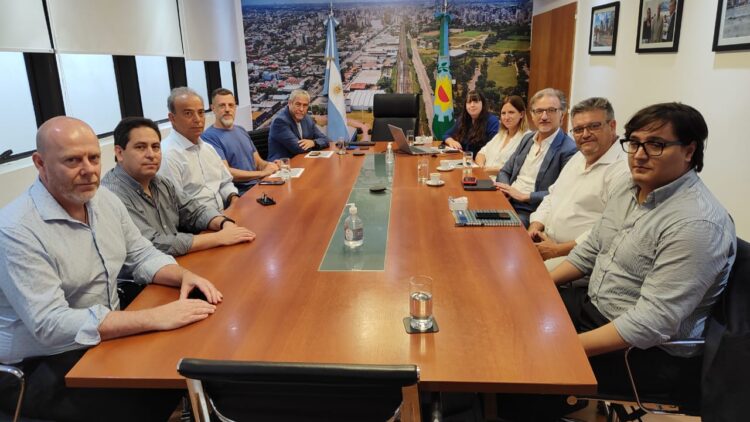 Kravetz recibió a Ferraresi para analizar el funcionamiento de Edesur en el distrito