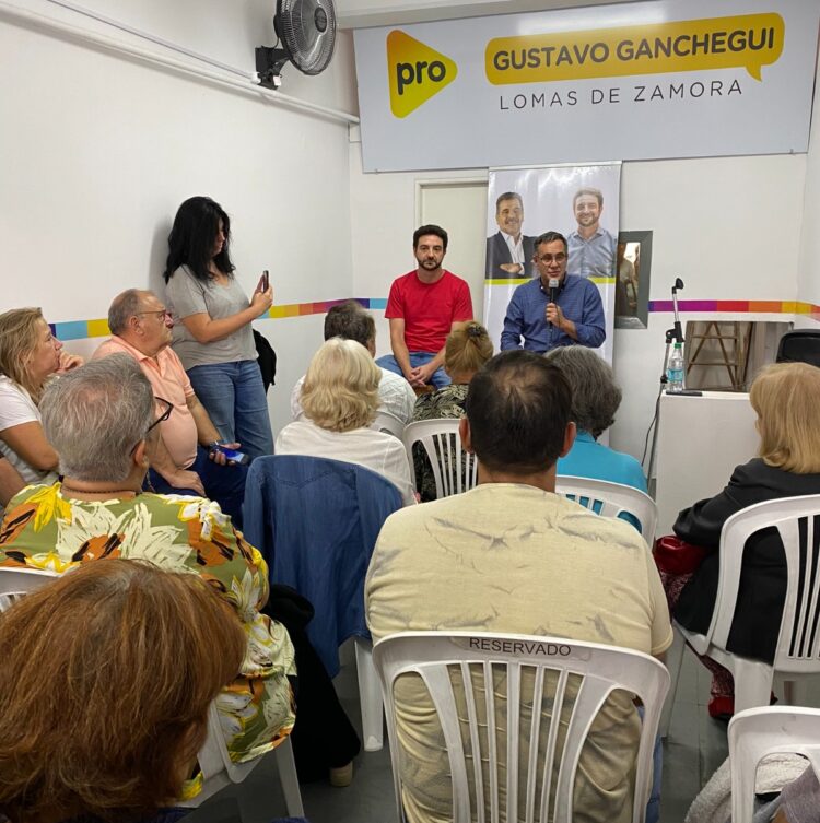 «La política educativa la define el Estado no Baradel»