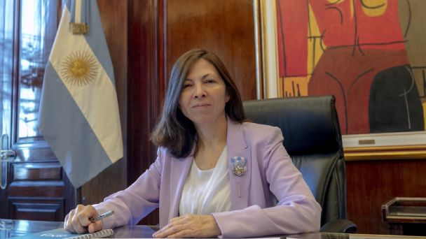 Batakis: “El objetivo del banco es potenciar el desarrollo de Argentina ...