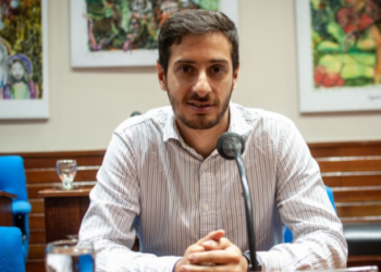 “No podés ser intendente de Avellaneda part time”