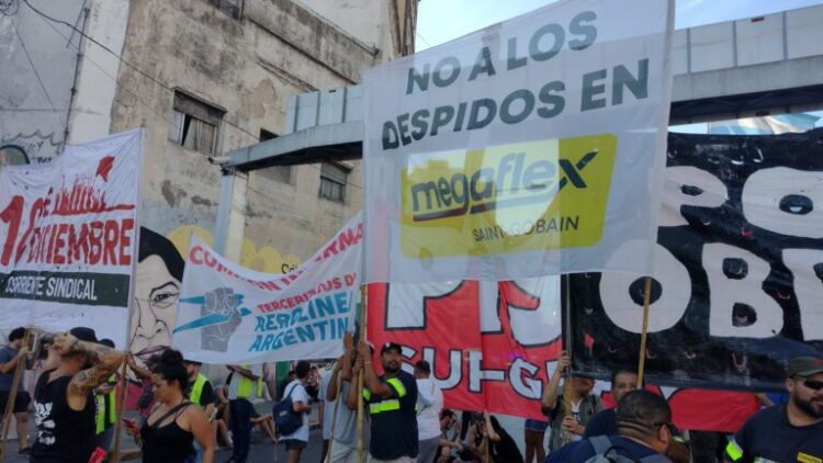 Despedidos de Garbarino: “El sindicato y el gobierno son cómplices”