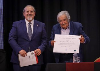 Pepe Mujica recibió el doctorado Honoris Causa de la UNQ