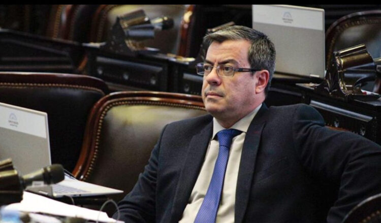 El oficialismo logró dictamen para el proyecto de Ley contra el lavado de activos