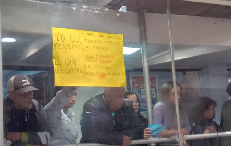 Vecinos contra Ferraresi: «Queremos saber por qué quiere sacarnos nuestros terrenos»
