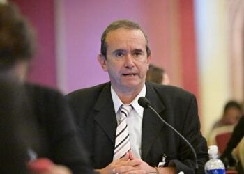 “Las candidaturas no las tienen que resolver las condiciones económicas, sino las políticas”