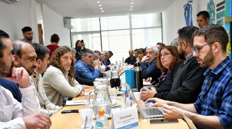 Segunda ronda: el gobierno provincial se reunió con gremios estatales