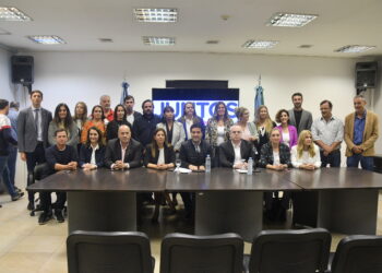 Desdoblamiento: Juntos le exige a Kicillof que le ponga fecha a la elección general