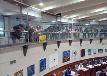Jornada al rojo vivo en Avellaneda: Protestas en el Concejo y la Municipalidad