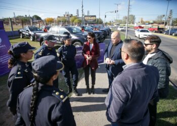 Mayra puso en funcionamiento veinte nuevos patrulleros para la Policía Local