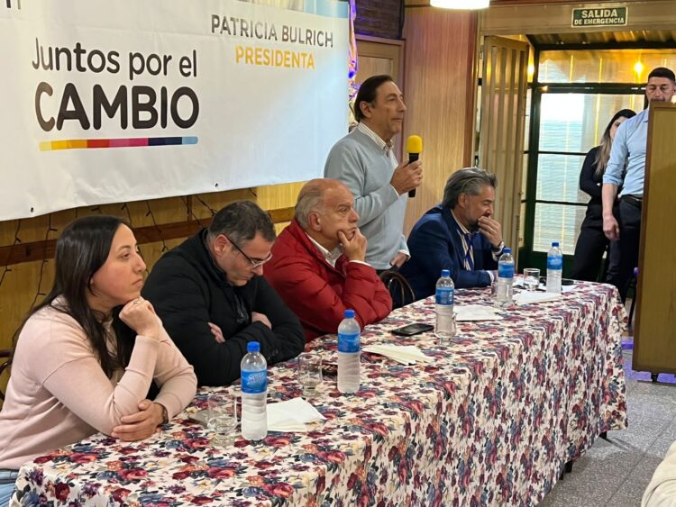 “Molina no hace política”