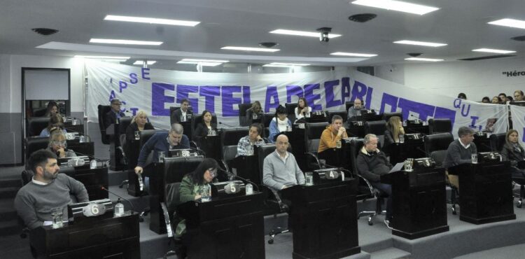 En un trámite exprés el HCD aprobó las cuentas de Mayra Mendoza