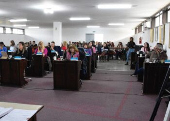 Watson pone en juego siete bancas pero no el control del HCD