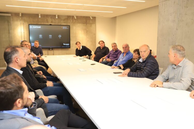 Grindetti propuso a empresarios una «gran reforma fiscal»