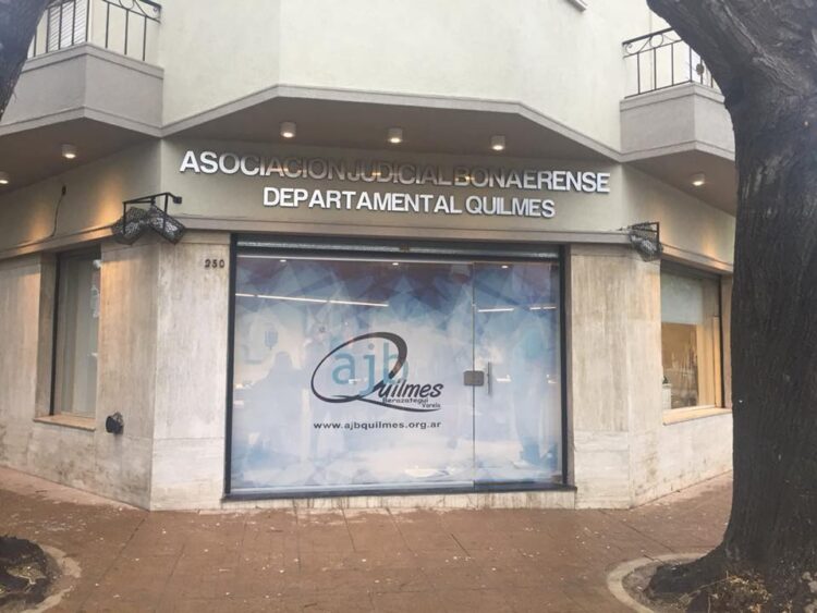 A un año de la denuncia, la AJB insiste en el Jury contra el juez Echeveste