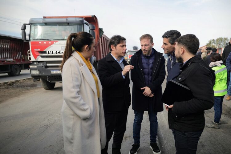 Kicillof y Otermín recorrieron los avances en la obra sobre Camino de Cintura