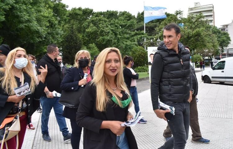“Somos de Echeverría y sufrimos las mismas inquietudes y necesidades que los vecinos”
