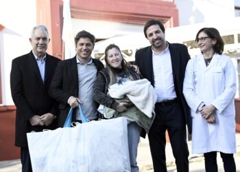 Evocando la gestión de CFK, Kicillof anunció la ampliación del plan Qunita