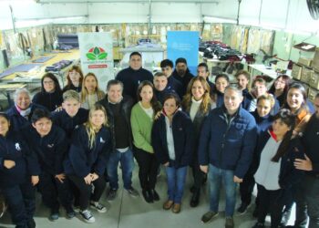 Gray y Tolosa Paz inauguraron un playón deportivo y visitaron emprendimientos