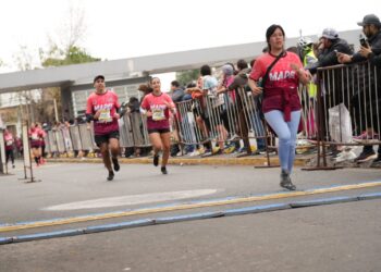 Más de 2000 personas en una maratón con tinte político