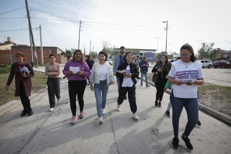 Mayra: “Con Massa y Kicillof vamos a seguir transformando cada barrio de Quilmes”