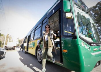 Mayra recorrió obras e instituciones en la Ribera