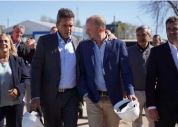 Intendentes se despegan del corte de boleta y salen a bancar a Massa