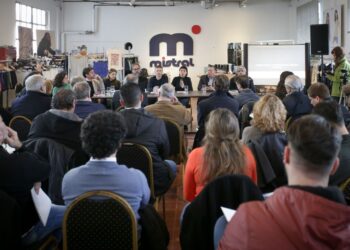 Mayra, Augusto Costa y Walter Correa se reunieron con autoridades textiles