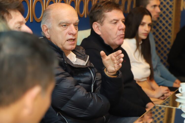 Grindetti quiere un ‘compromiso educativo’ para cumplir los 190 días de clase