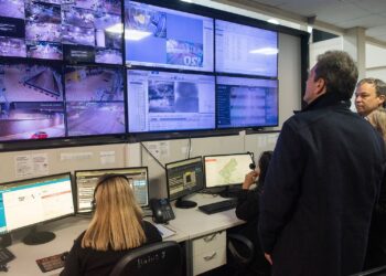 Massa visitó el Centro Operativo de Brown
