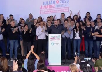 Máximo en Lanús: «Es una elección extraña porque la persona que más argentinos querían votar no puede participar»