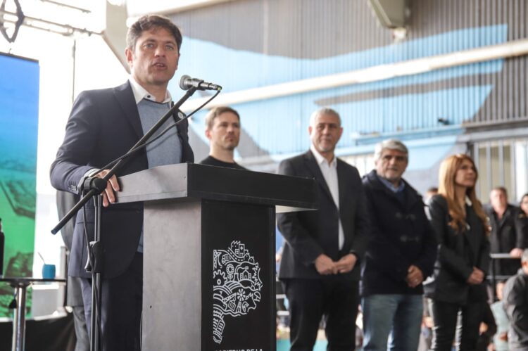 Kicillof ante empresarios: “No necesitamos ni motosierra ni dinamita, necesitamos industria, ciencia y energía”