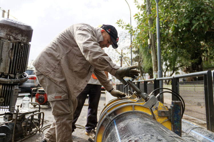Continúa el recambio de cañerías en el centro de Berazategui